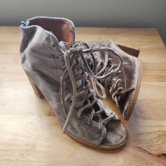 Jeffrey Campbell Velvet Taupe Lace Up Block Heel Sandal Strappy Festival Boho 9 - Picture 6 of 10